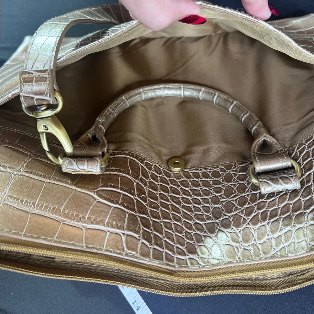 GAL Gold Faux Alligator Patent Leather Zipper Laptop/Computer Hand Bag/Purse EUC